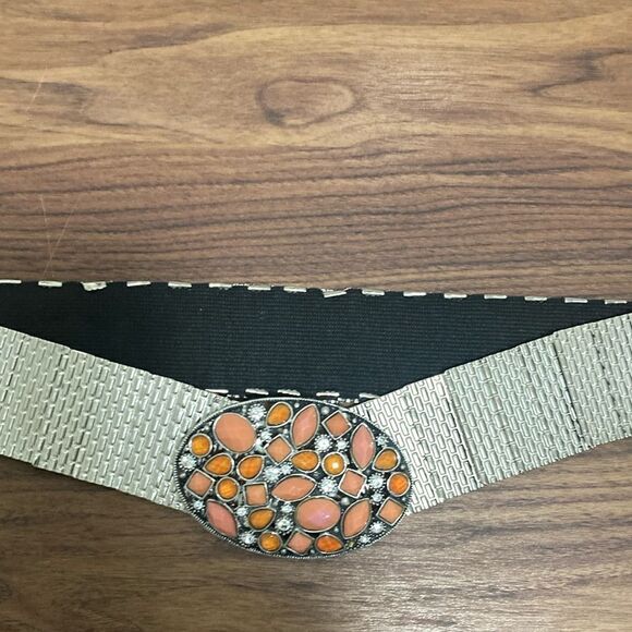 Stretchy Belt with Jeweled Buckle and SilverTone Textured Links. Size Medium. - Picture 1 of 6